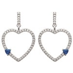 Boucles d'oreilles pendantes en forme de cœur en argent 925/000 rhodié, oxydes de zirconium et pierre synthétique.