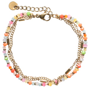 Bracelet triple rangs composé de deux chaînes en acier doré et d'une chaîne de perles multicolores. Fermoir mousqueton avec 5 cm de rallonge.