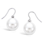 Boucles d'oreilles pendantes en argent 925/000 rhodié et perles blanches synthétiques.