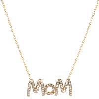 Collier composé d'une chaîne en acier doré et d'un pendentif formant le mot MOM (Maman) pavé de strass. Fermoir mousqueton avec 5 cm de rallonge.