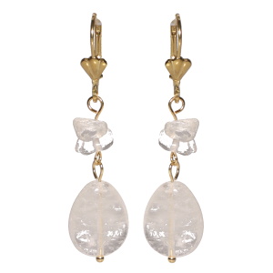 Boucles d'oreilles dormeuses pendantes en acier doré avec pierres de couleur blanche transparente et une perle ovale en pierre de couleur blanche transparente.