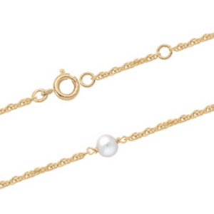 Bracelet composé d'une chaîne maille corde en plaqué or jaune 18 carats et d'une perle d'eau douce. Fermoir anneau ressort avec anneaux de rappel à 16 et 18 cm.