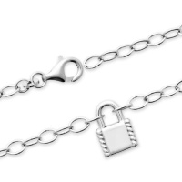 Bracelet composé d'une chaîne et d'un cadenas en argent 925/000 rhodié. Fermoir mousqueton avec 2 cm de rallonge.