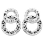 Boucles d'oreilles pendantes motif cercles entrelacés effet reflets en argent 925/000 rhodié.