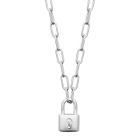 Collier composé d'une chaîne en argent 925/000 rhodié et d'un pendentif cadenas serti d'un oxyde de zirconium blanc. Fermoir mousqueton avec anneaux de rappel à 40, 42 et 45 cm.