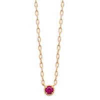 Collier composé d'une chaîne en plaqué or 18 carats et d'un pendentif serti d'une pierre de couleur violette. Fermoir mousqueton avec anneaux de rappel à 40, 42 et 45 cm.