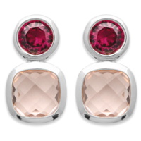 Boucles d'oreilles pendantes en argent 925/000 rhodié composées de deux pierres véritables rose serties clos.
