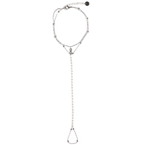 Bracelet chaîne de cheville double rangs composé d'une chaîne en acier argenté, d'une chaîne avec boules en acier argenté, d'un symbole infini serti de strass et d'une bague de pied avec boules en acier argenté reliée avec une chaîne de perles d'imitation. Fermoir mousqueton avec 5 cm de rallonge.