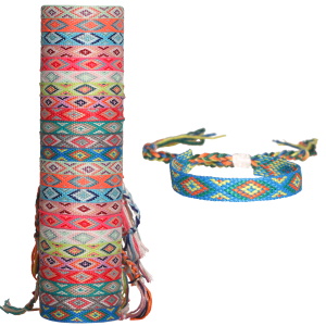 Bracelet brésilien en textile multicolore. 12 coloris différents. Vendu à l'unité. Votre préférence en commentaire.