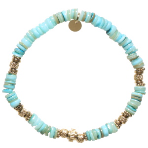 Bracelet élastique composé de perles cylindriques en acier doré et de perles cylindriques en nacre turquoise.