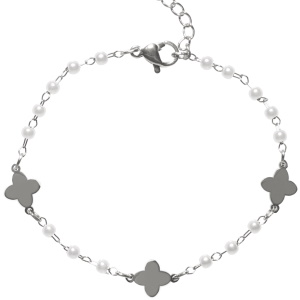 Bracelet composé d'une chaîne avec trois trèfles à quatre feuilles en acier argenté et de perles d'imitation. Fermoir mousqueton avec 3 cm de rallonge.