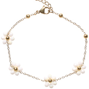 Bracelet composé d'une chaîne en acier doré et de fleurs en perles de couleur blanche. Fermoir mousqueton avec 3 cm de rallonge.