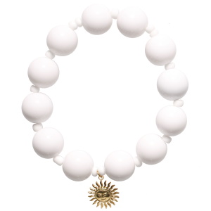 Bracelet élastique composé de perles et de boules blanches et d'un soleil avec visage en acier doré.