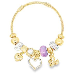 Ce bracelet à breloques en métal doré arbore un éclat sophistiqué avec des cristaux ronds de taille cabochon. La monture en métal accentue la brillance du cristal, offrant un style à la fois élégant et décontracté. Un accessoire idéal pour ajouter une touche de lumière à votre poignet.