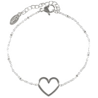 Bracelet composé d'une chaîne et d'un cœur en acier argenté. Fermoir mousqueton avec 3 cm de rallonge.