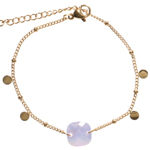 Bracelet composé d'une chaîne avec pampilles rondes en acier doré et d'une pierre de forme carré de couleur blanche aux effets multicolores. Fermoir mousqueton avec 3 cm de rallonge.