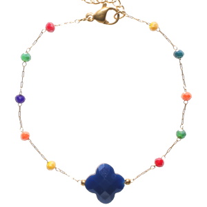 Bracelet composé d'une chaîne en acier doré, de perles multicolores et d'une pierre de couleur bleue. Fermoir mousqueton avec 3 cm de rallonge.
