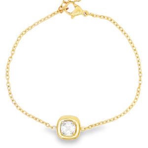 Ce bracelet chaîne en acier doré d'une élégance intemporelle se distingue par son design raffiné. Il arbore une maille chaîne délicate ornée d'un oxyde de zirconium incolore serti de taille carré. La coupe brillante de la pierre assure une réfraction de la lumière exceptionnelle, complétée par une symétrie et un polissage de haute qualité. Un bijou sophistiqué alliant modernité et tradition pour sublimer chaque poignet avec éclat. Fermoir mousqueton avec 3 cm de rallonge.
