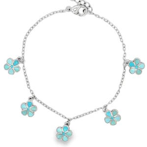 Sublime bracelet à charms en acier argenté.<r/>Sa chaîne délicate est ornée de multiples breloques en forme de fleur émaillée de couleurs bleues. Chaque élément est agencé avec une symétrie parfaite, offrant un mouvement fluide et gracieux. Une pièce d'exception idéale pour sublimer le poignet avec une sophistication discrète et luxueuse. Fermoir mousqueton avec 3 cm de rallonge.
