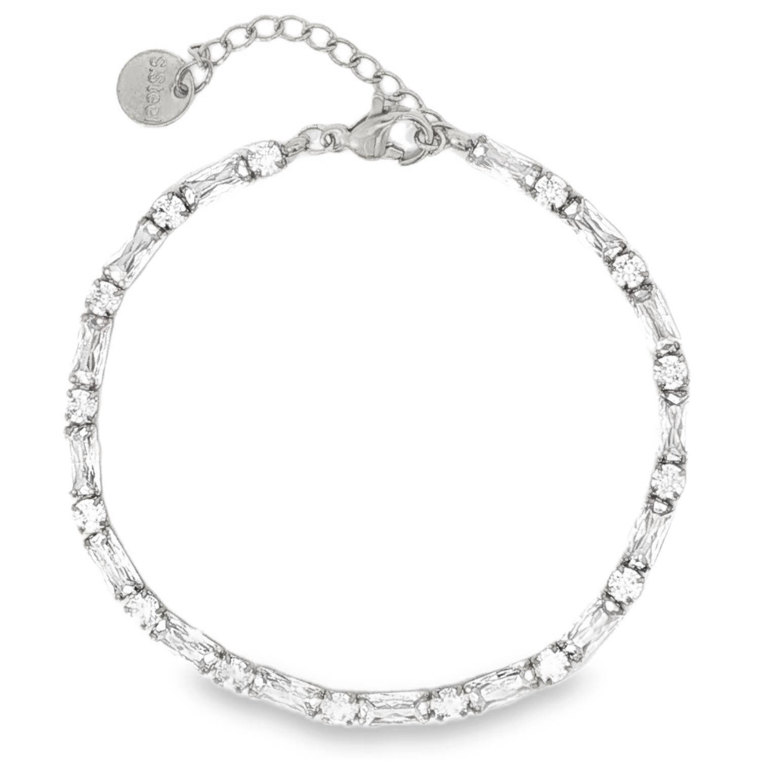 Illuminez votre poignet avec ce bracelet exquis.<br/>Fabriqué en acier argenté, ce bracelet est orné d'oxydes de zirconium blancs, taillés avec une coupe précise.<br/>Chaque oxyde de zirconium révèle une clarté éblouissante et une symétrie parfaite, créant une harmonie visuelle captivante.<br/>Un bijou d'exception qui allie luxe discret et éclat intemporel.<br/>Fermoir mousqueton avec 3 cm de rallonge. Strass Adolescent Adulte Femme Fille Indémodable Illuminez votre poignet avec ce bracelet exquis.<br/>Fabriqué en acier argenté, ce bracelet est orné d'oxydes de zirconium blancs, taillés avec une coupe précise.<br/>Chaque oxyde de zirconium révèle une clarté éblouissante et une symétrie parfaite, créant une harmonie visuelle captivante.<br/>Un bijou d'exception qui allie luxe discret et éclat intemporel.<br/>Fermoir mousqueton avec 3 cm de rallonge. Strass Adolescent Adulte Femme Fille Indémodable