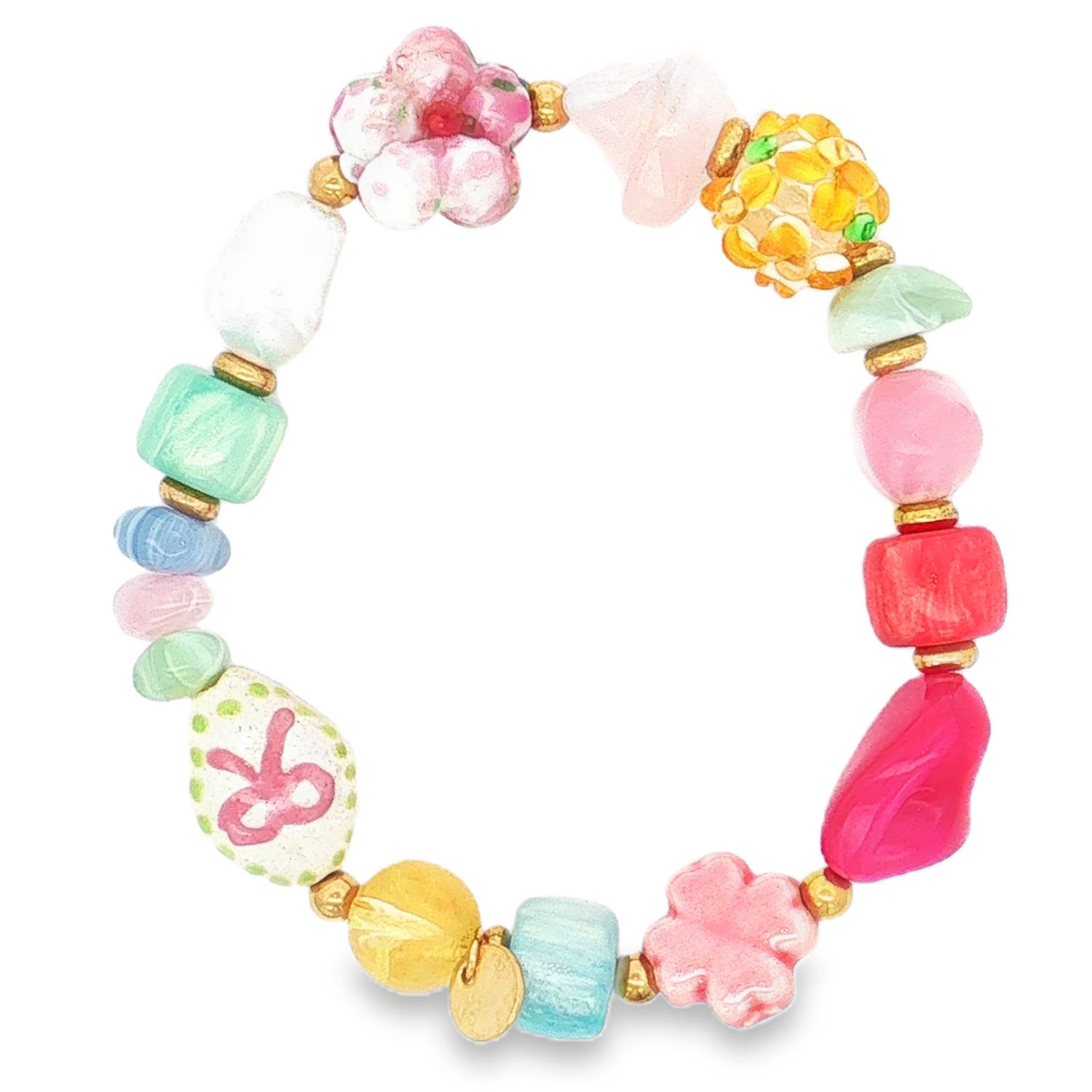 Ce bracelet élastique est une pièce fantaisie vibrante et printanière, alliant un style bohème-chic à une esthétique ludique. Bien que le fil de structure soit en acier (garantissant solidité et durabilité), l'intérêt majeur réside dans son mélange éclectique de perles.<br/>Ce bracelet se distingue par son aspect multicolore et asymétrique. Il mélange des formes organiques et géométriques pour créer un bijou grigri à la fois moderne et nostalgique. La palette de couleurs alterne entre des tons pastels (rose poudré, vert menthe, bleu ciel) et des touches plus vives (fuchsia, jaune soleil).<br/>On y trouve une perle centrale en forme de fleur de cerisier blanche et rose, ainsi qu'une fleur en résine rose translucide.<br/>Une perle ovale blanche décorée d'un motif de nœud rose et de pois verts apporte une touche coquette.<br/>Des petites perles d'espacement et une médaille ronde ciselée en acier doré viennent illuminer l'ensemble et apporter une finition élégante. Elastique Soleil Adolescent Adulte Eté Femme Fille Fleurs Nature Printemps Ce bracelet élastique est une pièce fantaisie vibrante et printanière, alliant un style bohème-chic à une esthétique ludique. Bien que le fil de structure soit en acier (garantissant solidité et durabilité), l'intérêt majeur réside dans son mélange éclectique de perles.<br/>Ce bracelet se distingue par son aspect multicolore et asymétrique. Il mélange des formes organiques et géométriques pour créer un bijou grigri à la fois moderne et nostalgique. La palette de couleurs alterne entre des tons pastels (rose poudré, vert menthe, bleu ciel) et des touches plus vives (fuchsia, jaune soleil).<br/>On y trouve une perle centrale en forme de fleur de cerisier blanche et rose, ainsi qu'une fleur en résine rose translucide.<br/>Une perle ovale blanche décorée d'un motif de nœud rose et de pois verts apporte une touche coquette.<br/>Des petites perles d'espacement et une médaille ronde ciselée en acier doré viennent illuminer l'ensemble et apporter une finition élégante. Elastique Soleil Adolescent Adulte Eté Femme Fille Fleurs Nature Printemps