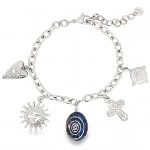 Arborez un style unique avec ce bracelet à breloques en acier argenté. Ce bijou scintillant présente des motifs gravés et un design original, idéal pour exprimer votre personnalité avec élégance et raffinement. Un accessoire parfait pour rehausser votre look quotidien.