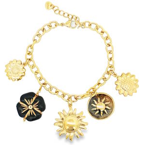 Laissez le soleil illuminer votre style avec ce charmant bracelet. Composé d'une chaîne en acier doré éclatant, il est orné de breloques florales et solaires qui évoquent la joie et la vitalité. Un accessoire tendance pour ajouter une touche d'éclat à votre quotidien.