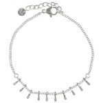 Bracelet avec pendants en acier argenté.