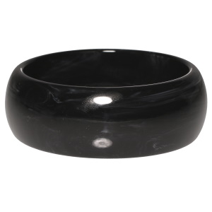Bracelet jonc fermé rigide en résine de couleur noire.