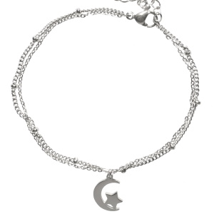 Bracelet double rangs composé de deux chaînes avec un pendant en forme de croissant de lune et d'une étoile en acier argenté. Fermoir mousqueton avec 4 cm de rallonge.