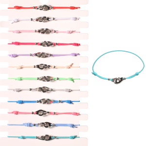 Bracelet fantaisie composé d'un cordon élastique de couleur et d'une paire de menotte en métal argenté. 12 coloris différents. Vendu à l'unité. Votre préférence en commentaire.