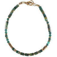 Bracelet composé de perles en acier doré et de perles en pierre de couleur verte. Fermoir mousqueton avec 2,5 cm.