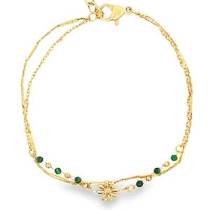 Sublime bracelet double rangs chaîne en acier doré, rehaussé de délicates perles en pierre de malachite d'imitation et d'un motif floral ajouré. Ce bijou raffiné, ajustable grâce à sa chaînette, apportera une touche d'éclat discret à votre poignet. Un accessoire précieux pour sublimer votre style. Fermoir mousqueton avec 3 cm de rallonge.