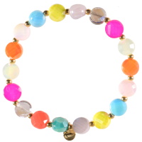 Bracelet fantaisie élastique composé de perles en acier doré et de perles multicolores.