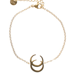 Bracelet composé d'une chaîne avec deux croissants de lune en acier doré. Fermoir mousqueton avec 3 cm de rallonge.