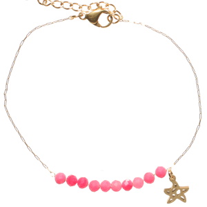 Bracelet composé d'une chaîne avec un pendant en forme d'étoile de mer et de perles de couleur rose. Fermoir mousqueton avec 3 cm de rallonge.