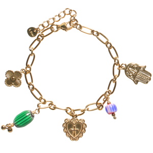 Bracelet composé d'une chaîne avec breloques en forme de trèfles à quatre feuilles, d'un cœur avec une croix et d'une main de Fatma en acer doré et de deux pendant vert et bleu. Fermoir mousqueton avec 3 cm de rallonge.