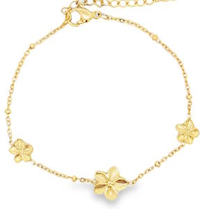 Sublime bracelet chaîne en acier doré, une touche de délicatesse pour sublimer votre poignet. Orné de motifs floraux, ce bijou apportera une note raffinée à toutes vos tenues, du quotidien aux événements spéciaux. Un accessoire intemporel et élégant, parfait pour compléter votre collection de bijoux. Fermoir mousqueton avec 3 cm de rallonge.