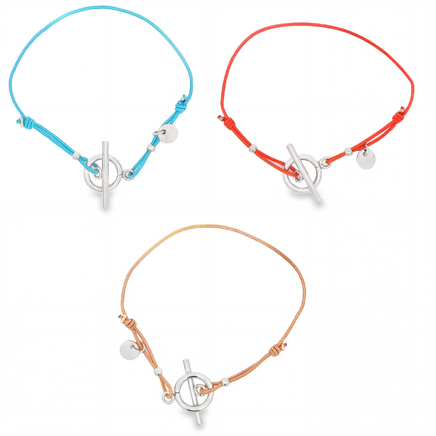Explorez l'élégance subtile avec ce lot de 3 bracelets élastiques charmants, confectionnés en coton de couleur et en acier argenté.<br/>Chaque bracelet arbore un design distinct, combinant simplicité et raffinement.<br/>Des accessoires délicats qui ajoutent une touche de luxe discret à votre style quotidien. Cercle Elastique Lot Rond Adolescent Adulte Femme Fille Indémodable Explorez l'élégance subtile avec ce lot de 3 bracelets élastiques charmants, confectionnés en coton de couleur et en acier argenté.<br/>Chaque bracelet arbore un design distinct, combinant simplicité et raffinement.<br/>Des accessoires délicats qui ajoutent une touche de luxe discret à votre style quotidien. Cercle Elastique Lot Rond Adolescent Adulte Femme Fille Indémodable