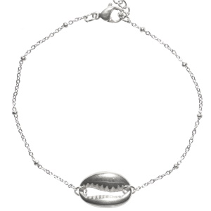 Bracelet composé d'une chaîne avec un coquillage cauri en acier argenté. Fermoir mousqueton avec 3 cm de rallonge.
