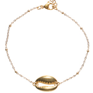 Bracelet composé d'une chaîne avec un coquillage cauri en acier doré. Fermoir mousqueton avec 3 cm de rallonge.