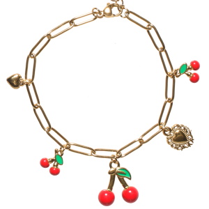Bracelet composé d'une chaîne avec des pendants en forme de cœur en acier doré et de pendants en forme de cerises en acier doré pavés d'émail. Fermoir mousqueton avec 3 cm de rallonge.