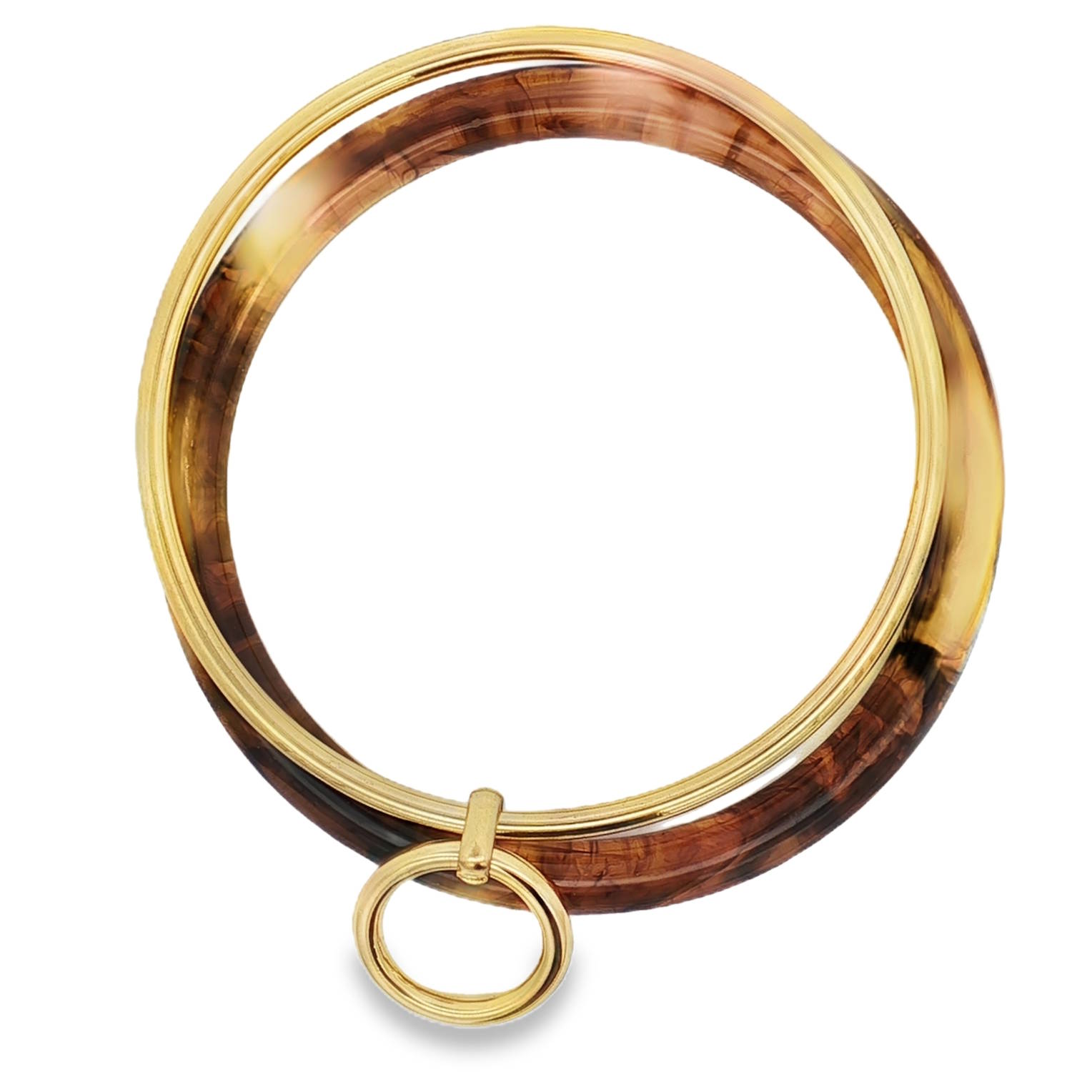 Rehaussez votre style avec cet élégant ensemble de bracelets joncs.<br/>Un jonc en acier doré lisse complète un jonc en résine marbrée riche, créant un contraste luxueux.<br/>Doté d'un pendentif anneau délicat, cet ensemble est parfait pour ajouter une touche sophistiquée à toute tenue.<br/>Idéal pour un usage quotidien ou des occasions spéciales. Cercle Jonc Rigide Rond Adolescent Adulte Femme Fille Indémodable Rehaussez votre style avec cet élégant ensemble de bracelets joncs.<br/>Un jonc en acier doré lisse complète un jonc en résine marbrée riche, créant un contraste luxueux.<br/>Doté d'un pendentif anneau délicat, cet ensemble est parfait pour ajouter une touche sophistiquée à toute tenue.<br/>Idéal pour un usage quotidien ou des occasions spéciales. Cercle Jonc Rigide Rond Adolescent Adulte Femme Fille Indémodable