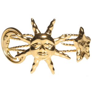 Bracelet manchette composé d'une étoile, d'un soleil avec visage et d'un croissant de lune avec visage en acier doré.