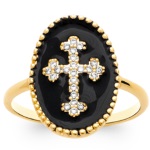 Bague motif croix en plaqué or jaune 18 carats avec émail de couleur noire et sertie d'oxydes de zirconium blancs.
