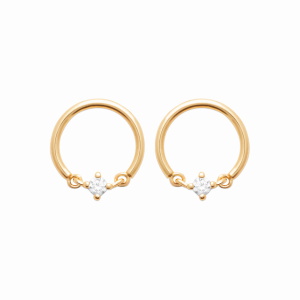 Boucles d'oreilles pendantes en forme de cercle en plaqué or jaune 18 carats avec un oxyde de zirconium blanc.