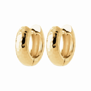 Boucles d'oreilles créoles martelées en plaqué or jaune 18 carats.