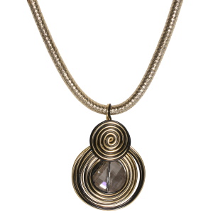 Collier composé d'un cordon de fils dorés et d'un pendentif de spirales en fil de métal noir et doré avec un cristal noir. Fermoir mousqueton en métal doré avec 5 cm de rallonge.