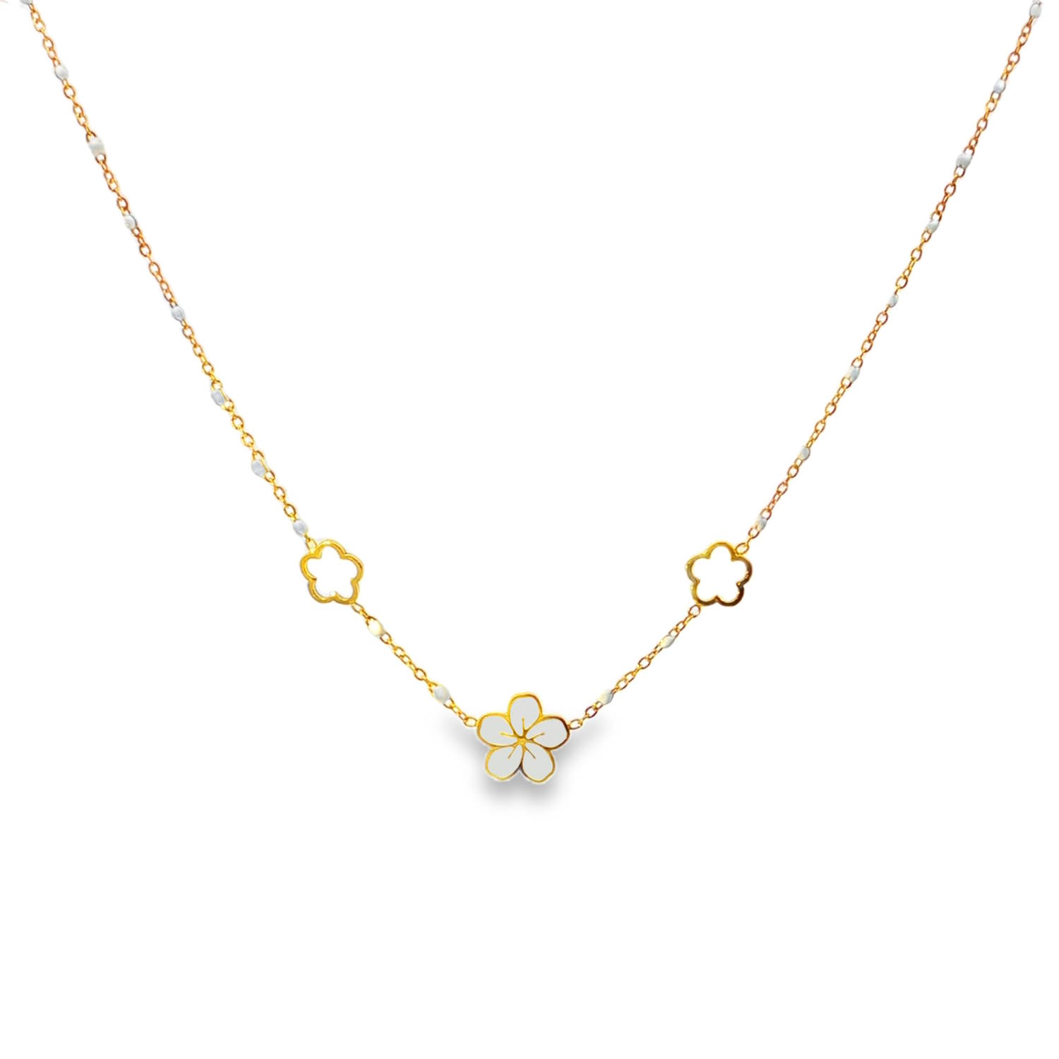 Sublime collier chaîne en acier doré, agrémenté de délicates fleurs ajourées et émaillées.<br/>Un bijou raffiné qui apporte une touche de fraîcheur et de féminité à votre décolleté. Idéal pour compléter un look printanier ou pour offrir un cadeau rempli de tendresse.<br/>Fermoir mousqueton avec 5 cm de rallonge. Perle Adolescent Adulte Femme Fille Fleurs Indémodable Nature Sublime collier chaîne en acier doré, agrémenté de délicates fleurs ajourées et émaillées.<br/>Un bijou raffiné qui apporte une touche de fraîcheur et de féminité à votre décolleté. Idéal pour compléter un look printanier ou pour offrir un cadeau rempli de tendresse.<br/>Fermoir mousqueton avec 5 cm de rallonge. Perle Adolescent Adulte Femme Fille Fleurs Indémodable Nature