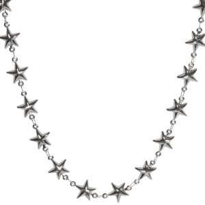 Collier composé d'une chaîne d'étoiles en acier argenté. Fermoir mousqueton avec 5 cm de rallonge.